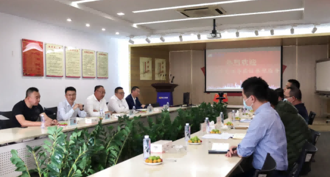 东莞市工信局与镇经发局领导莅临3044永利参观指导